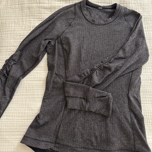 Lululemon long sleeve - Picture 2 of 4